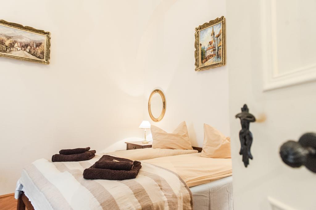 Brukenthal Central Apartments Sibiu Room photo
