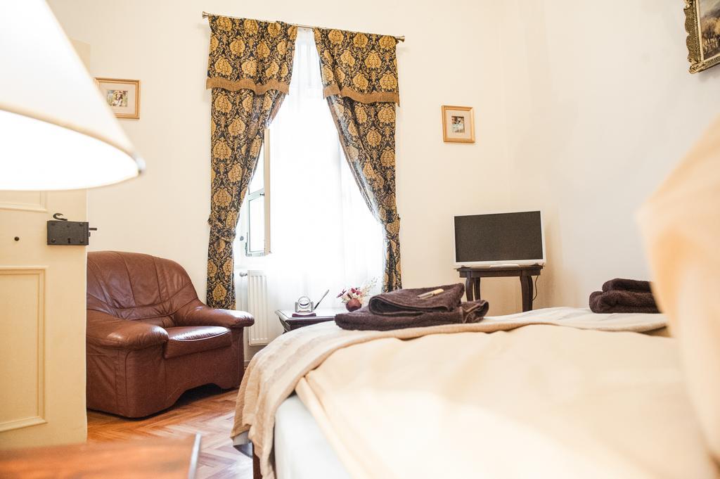 Brukenthal Central Apartments Sibiu Room photo